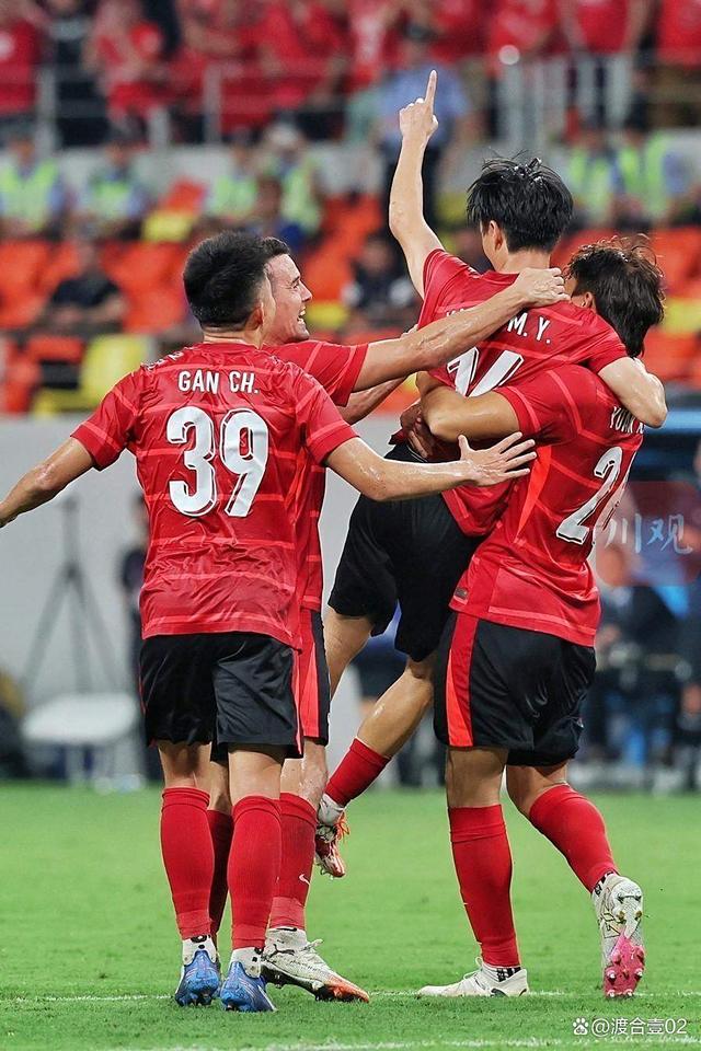 后卫时刻守护球门，助队成功闯入亚冠淘汰赛关键一战的简单介绍